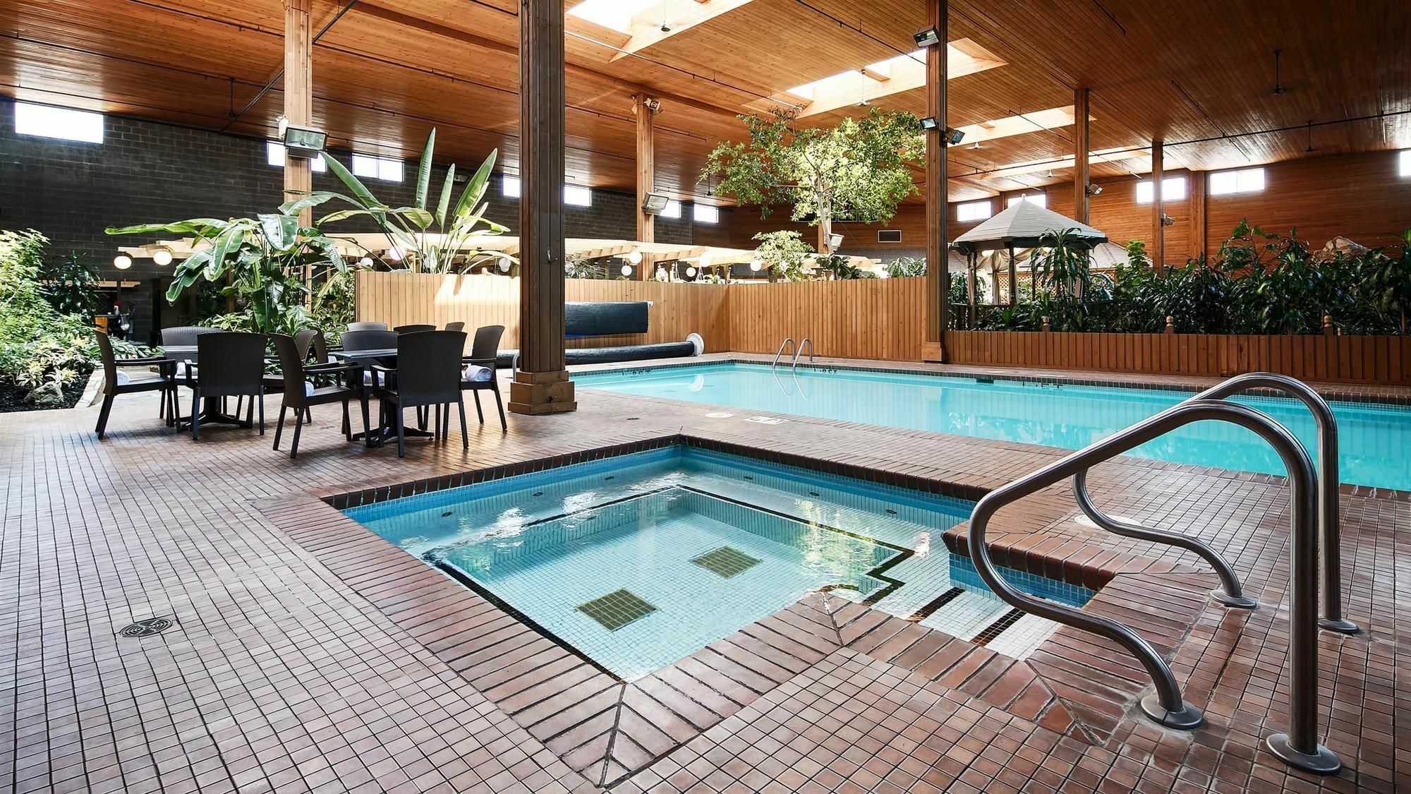 Surestay Hotel By Best Western チリワック エクステリア 写真