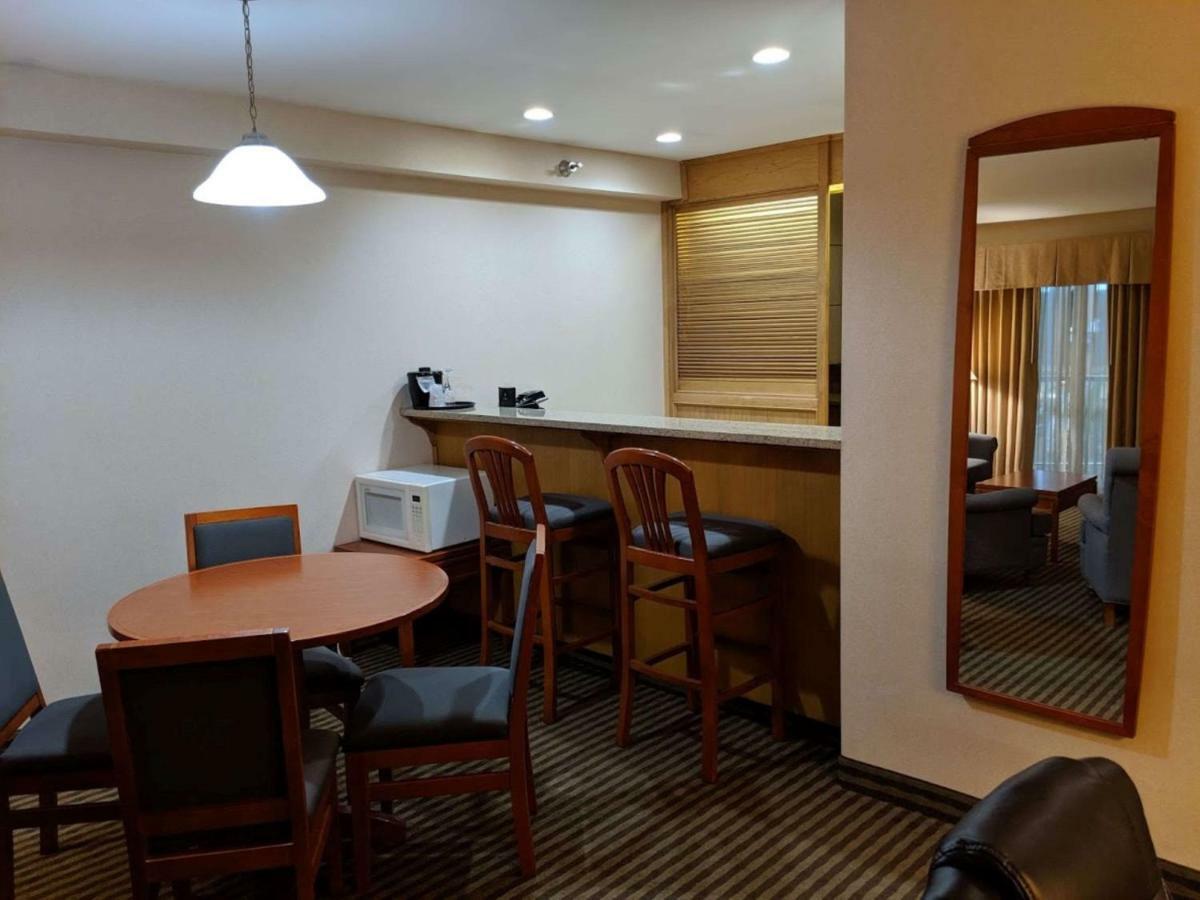 Surestay Hotel By Best Western チリワック エクステリア 写真